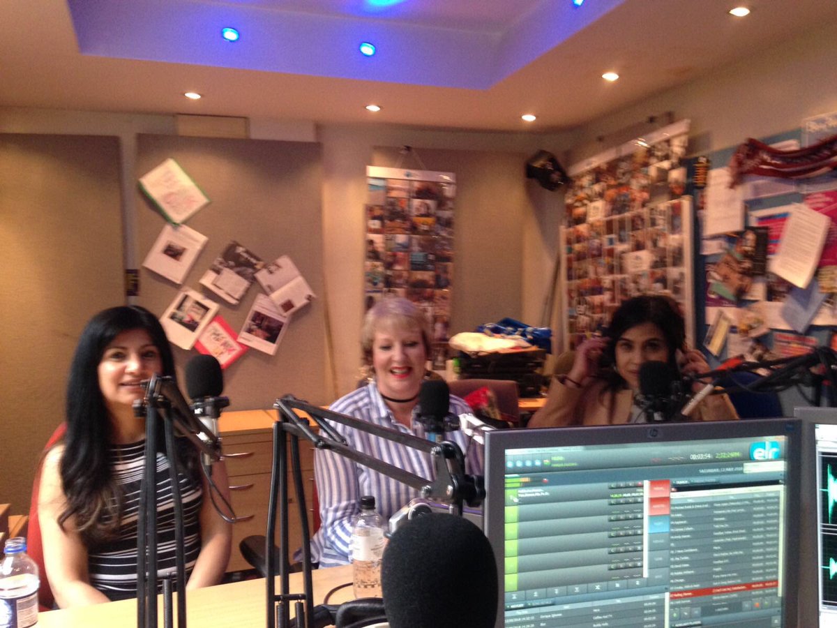 EASTinspire's tweet photo. Fabulous guests today @EASTinspire @EastLondonRadio https://t.co/ykHCRsl5G5