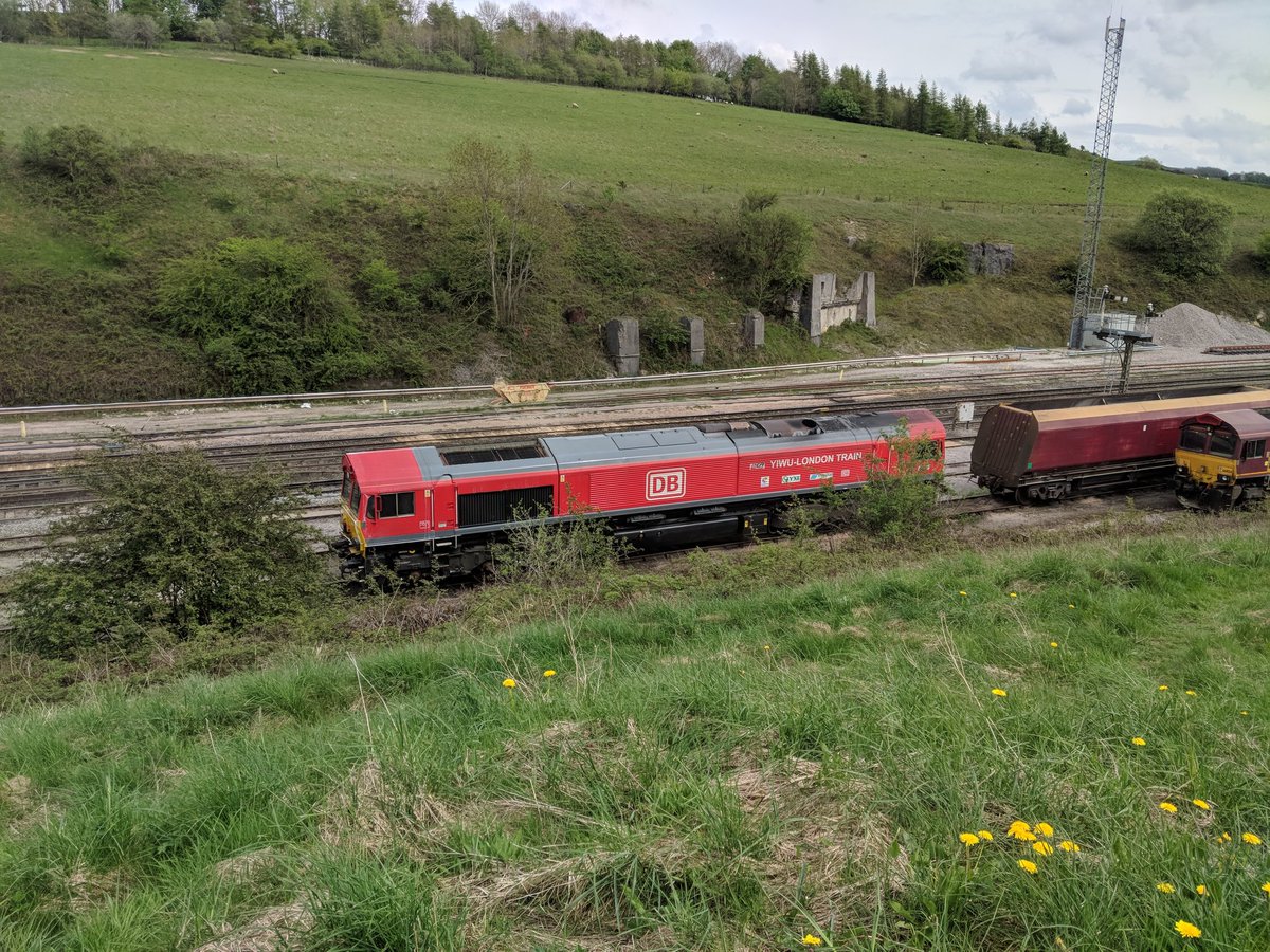 PaulWhitewick's tweet photo. Peak Forest. Close to the top end now of the #peakline with a few sheds to boot. @ladytrainspot https://t.co/6RdCj43CN1