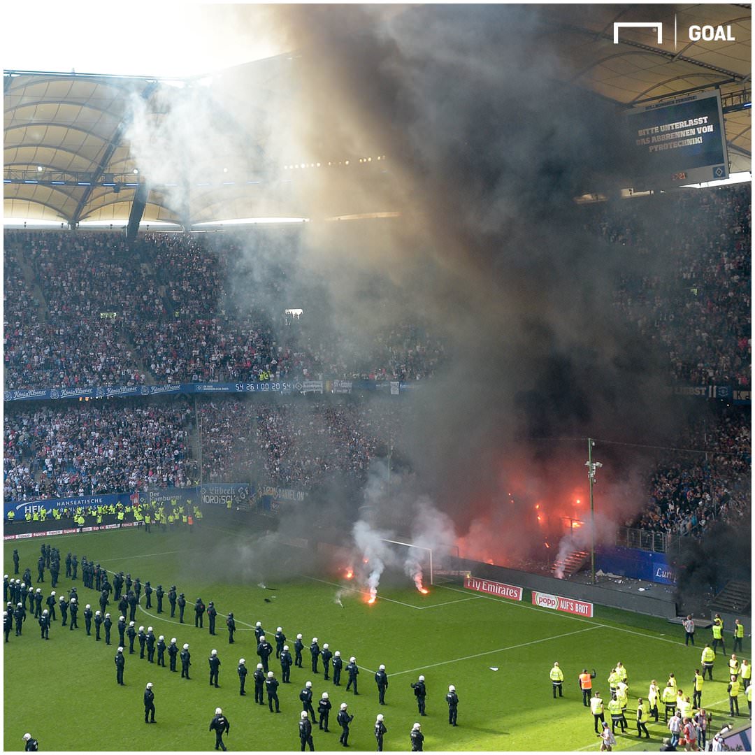 Respuesta de los ultras del Hamburgo a su descenso, el primero en la historia del club.