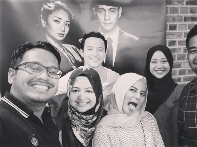 ridz_ramli's tweet photo. Siakap senohong,
Gelama ikan duri,
Berckp bohong,
Lama2 jd??? Menteri...🤔
#datoseri #lancangkuning #jayaputera #bahasamelayutinggi #tansrialihashim #excellentscript https://t.co/Tf6Hq5ysuz https://t.co/pyc8zJ4HYn