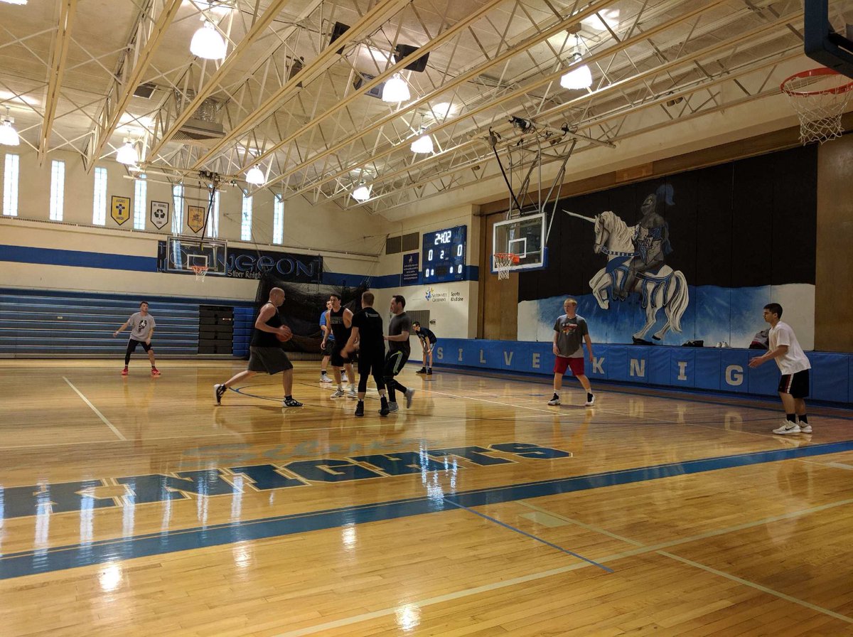 ReadyHoops's tweet image. Saturday morning No. 4 at the Castle! #ReadyHoops