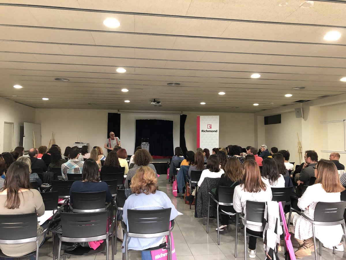 ereyescervera's tweet photo. One more year....Richmond Spring Sessions #RSS18. @RichmondELTsp @SANTILLANA_es https://t.co/es4h3LIjox