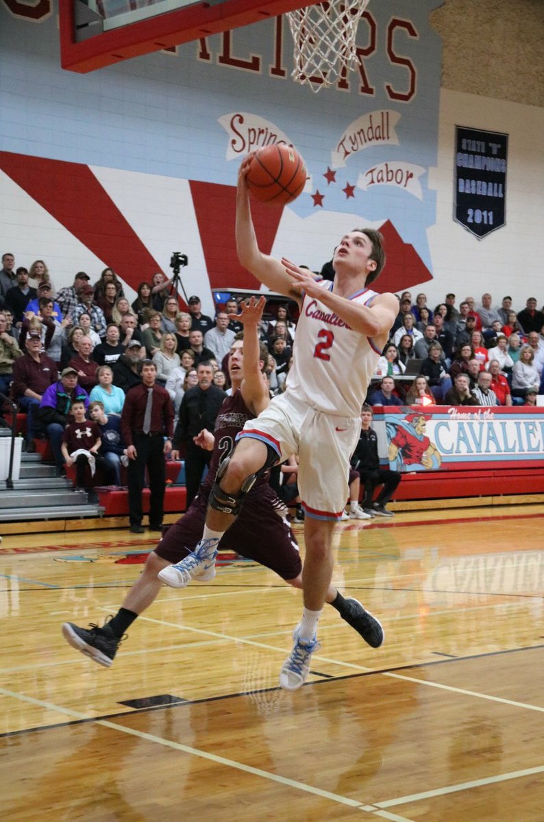 BonHomme_Bball's tweet photo. Congrats to our three senior boys basketball players who graduate today! @Colin_Adams3 @bryceski12 @MaceM4beast https://t.co/g4TH9MbWP3
