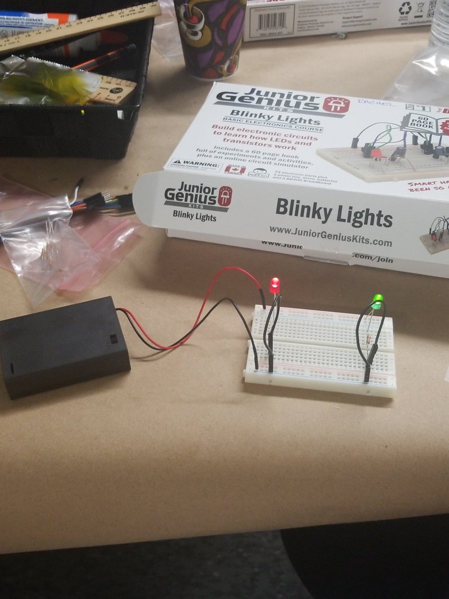 msmcdonaldHWDSB's tweet photo. #TLPmakers learning about breadboard circuits https://t.co/iqKyxdIxUO
