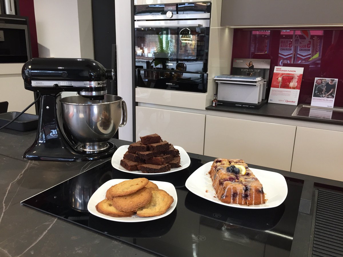 DASMarlow's tweet photo. Our Show Room in Marlow has been filled with the smell of freshly baked Cakes and Cookies! Pop in next Saturday (and every Saturday following) for a browse and treat #kitchenaid #siemens #cookies #cakes #brownies #marlow #designaspace https://t.co/Iv7gqZbnkI