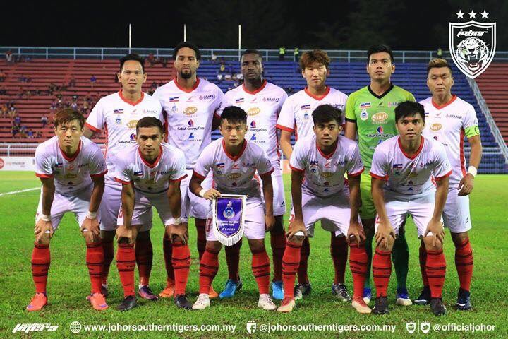 RuizElevenXI's tweet photo. R&amp;G EN #MALAYSIA🇲🇾

@my100plus🏆

•Empate 2-2 en campo de el #JohorII🇲🇾 para el @sabahfamedia🇲🇾 de #9HéctorPitoRamos🇵🇷 ‘90⏱ que remontó un 2-0 en contra.

Pronto esperamos buenas noticias...🤔⁉️ 

⚽️🇵🇷👍🏽 https://t.co/9AsBbSvqq6
