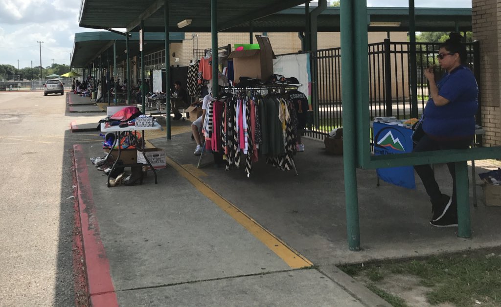 SWMS_Parents's tweet photo. SWMS PTSA Garage sale! https://t.co/pqLJKPnihd