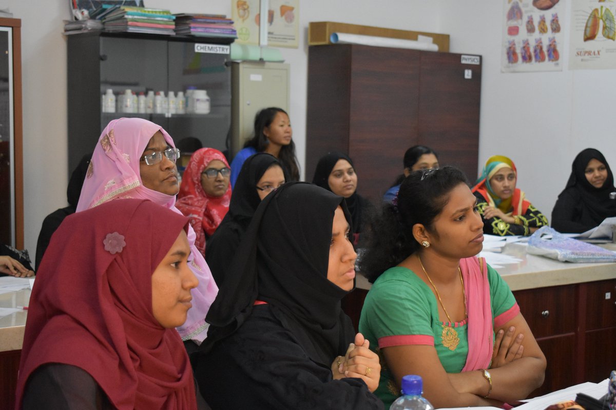 tabhelpinghand's tweet photo. Thank you to the teachers from @rvis_bh for giving up their Saturdays to provide teacher training for the teachers at #Bangladesh School of Bahrain! #teachingteachers #giveback #QualityEducationForAll #ngo https://t.co/5sniMq2eqV