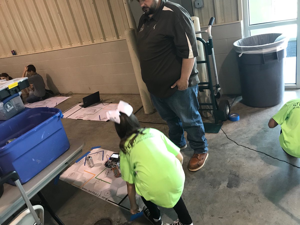 ChrisParadise's tweet photo. And let’s not forget our father/daughter time! #OklaEd #MDPurpose #LeadAtSteed @JuniorBotball @BotballRobotics https://t.co/UCra6YDDDV