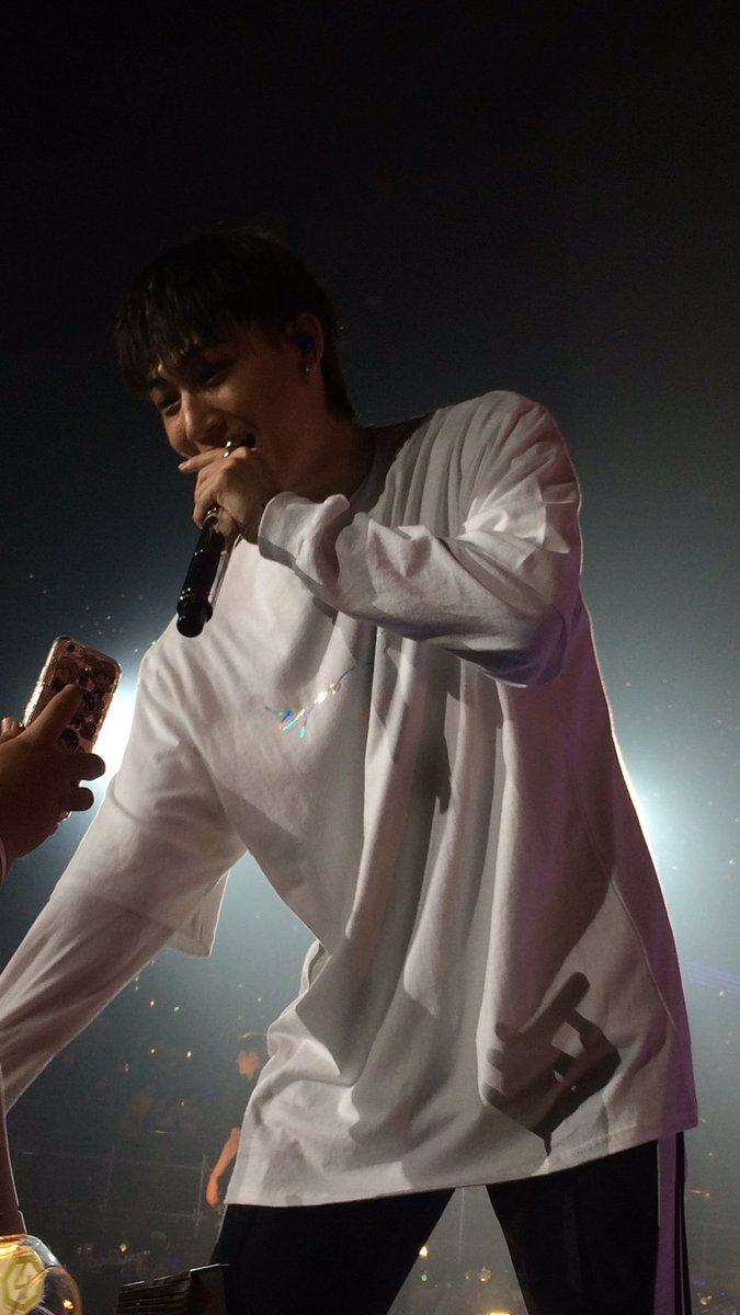 n_ssoda's tweet photo. สติหลุดดด มันไม่ใกล้ไปใช่ไหมม อ๊ากกกกกก 😆😆 #EYESONYOUINBKK #eyesonjb #jb https://t.co/DOOoBUyoEt