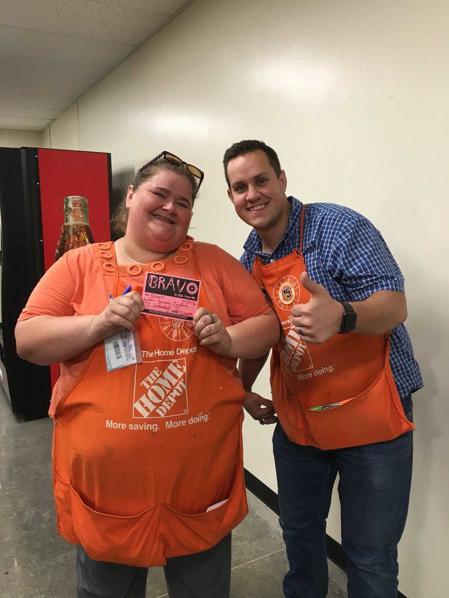derekpnorton's tweet photo. Bravo recognition for Sherri cashier. Got 7 approved cards yesterday. Leading the pack. 😁👍🏻 8419 @JRRocker84 @AngelaT2005 @Elogonzalez4865 @KadeKasner @Donohoo_C https://t.co/hYYqxbSdZC