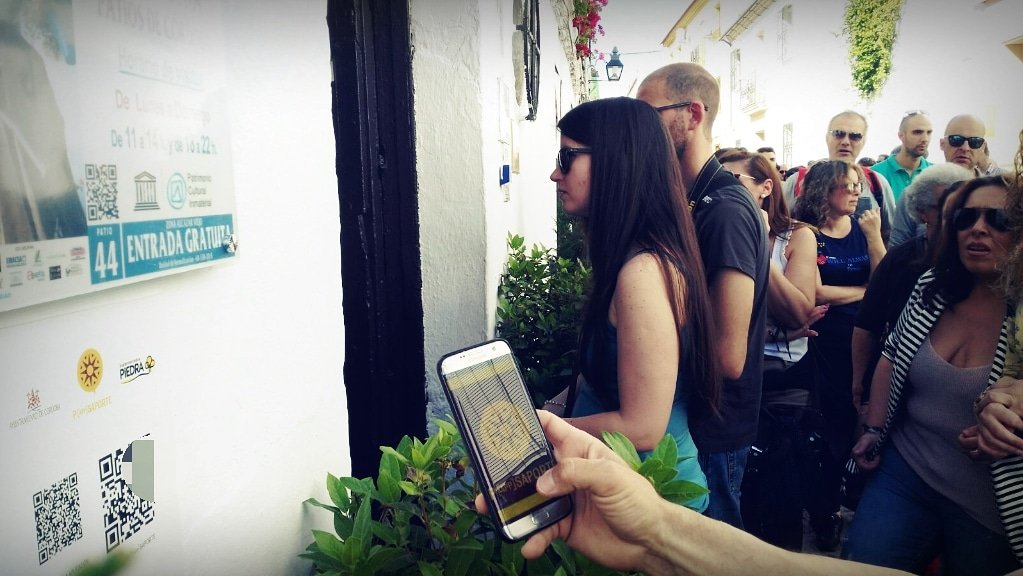 pappsaporte's tweet photo. Nuestros amigos nos dicen que lo están pasando genial localizando y visitando #PatiosDeCordoba. Con #pappsaporte es muy fácil y además nos permite sellar y valorar cada uno para entrar en el sorteo de regalos. Cuantos más Patios selles más probabilidades tienes de ganar 😉 https://t.co/uZbhresx6F