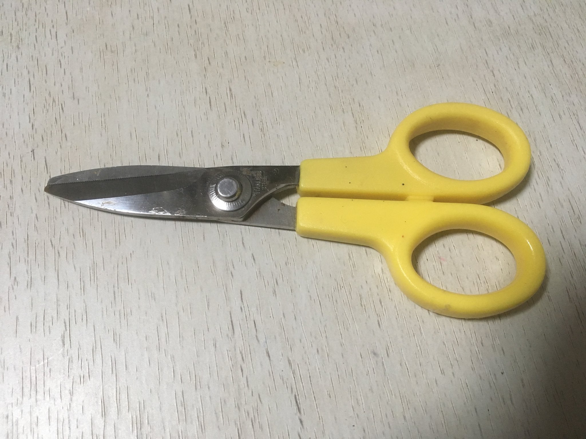 空我 4 1アコスタマルシェ すごい今更だけどらぷの講座の時に言ってたプラ板切りやすいハサミがこれ セリアとかマイナーな百均にあるはず 刃がギザギザになっててプラ板とかコスプレボードとかサクサクきれる T Co Vfr4nms15b Twitter 空我 4 1アコスタマルシェ すごい今更だけどらぷの講座の時に言ってたプラ板切りやすいハサミがこれ セリアとかマイナーな百均にあるはず 刃がギザギザになっててプラ板とかコスプレボードとかサクサクきれる T Co Vfr4nms15b Twitter