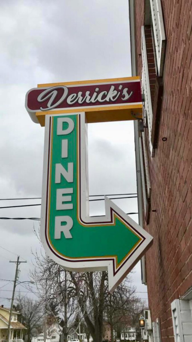 cityofsandusky's tweet photo. Just one example of a small business making big changes in Sandusky. Check out @DerrickDiner!! 🍔🥕🍗 #MegansWorld https://t.co/B9qwcJRjAp