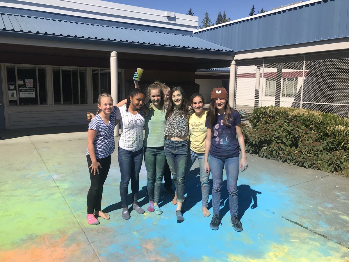 EinsteinTigers's tweet photo. It’s COLOR RUN day! Our ASB and volunteers are here bright and early getting ready to welcome our runners! https://t.co/mXnflUdqDZ