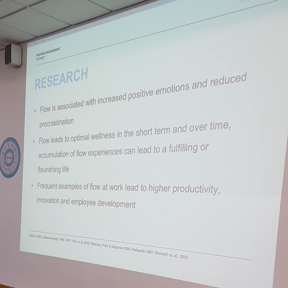 AAGDubaiSchool's tweet photo. Day 2 of Positive Education Training
Keep your thoughts positive to accomplish helpful thinking
#BeHappyBeAAM #inspiringyoungminds #mindfulness #positiveeducation #helpfulthinking #p4gtaaleem https://t.co/wiSmSNuELu