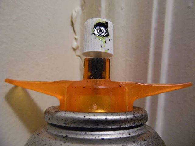 BombingScience's tweet photo. Get a FREE WingCap adaptor with any order over $10 USD. Just use coupon code "FREEWINGCAP" in your cart, before checking out! Pic by Ozzmatik
#graff #graffiti #wingcap https://t.co/k7ClGQafpb | https://t.co/pyQxLYdI7h