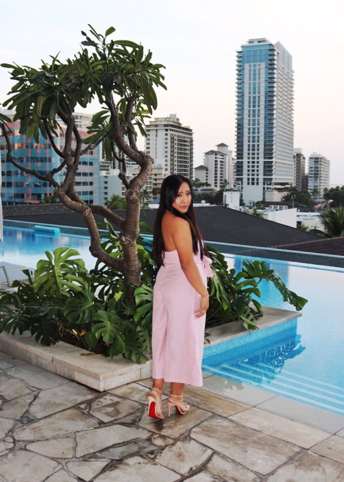 RandiKili's tweet photo. Extra.🌸 https://t.co/dPwgVbAfRl