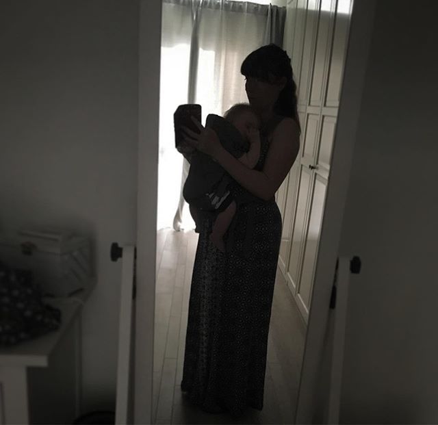 kunterkatha's tweet photo. Tragebaby und ich 😬 jetzt schläft er und ich überlege wie ich ihn da jetzt rausbekomme und in sein Bett lege 🤔😂 #tragebaby #familienleben https://t.co/PizotWEYlR https://t.co/vJNcAw0mSS
