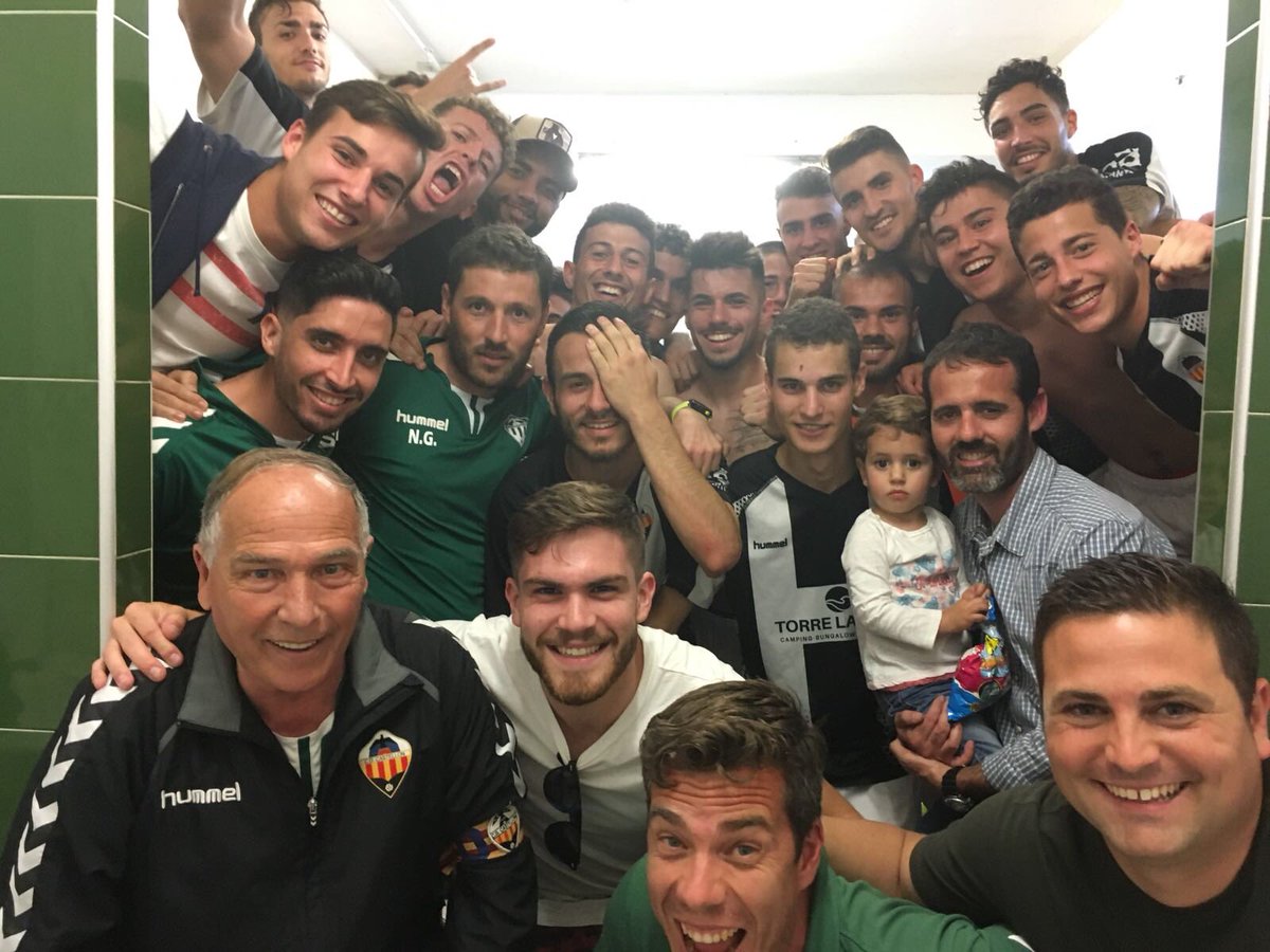 sergimp98's tweet photo. Despedimos el año en casa con una victoria , grandes chavales!! Orgulloso de pertenecer a este club!!⚪️⚫️ 3 pts + 1⚽️💪🏼 https://t.co/HXMWprdSsn