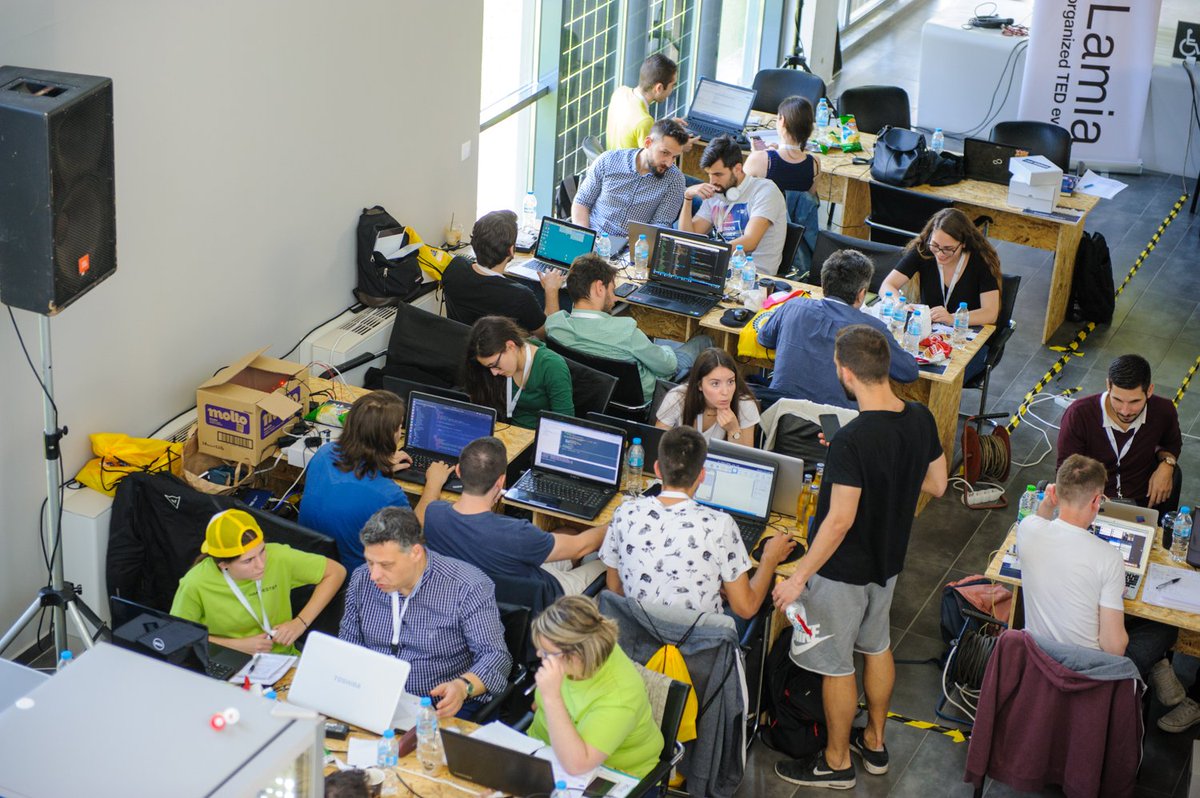 CentralHackath_'s tweet image. Ξεκινήσαμε δυναμικά την πρώτη μας μέρα με coding!!!
15 ομάδες, 52 developers και πολλές πολλές ιδέες!

🔥⚡💡
#CentralHackathon