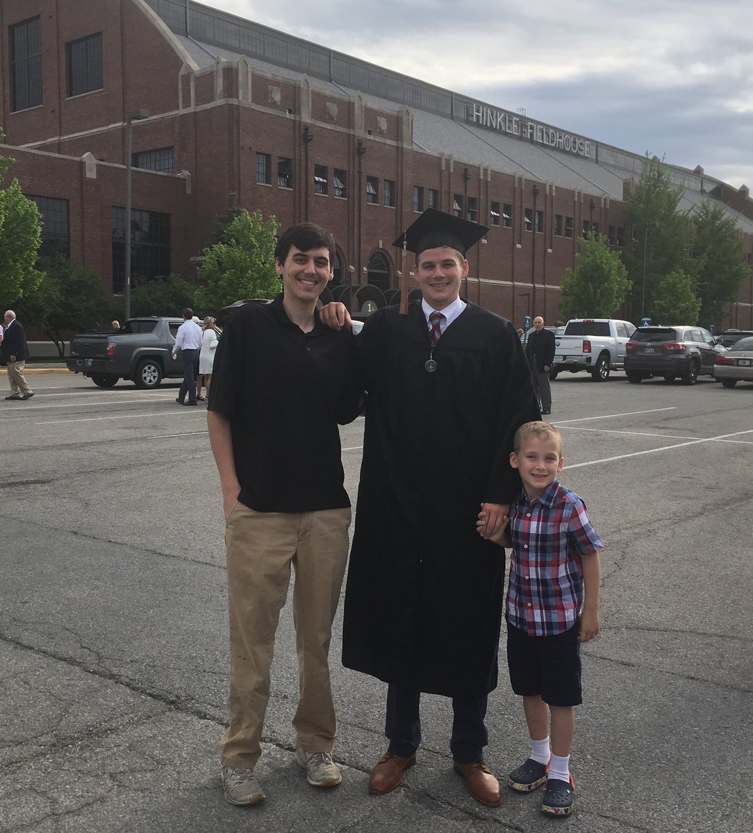 afiny7's tweet photo. Way to go @Jfiny17 @butleru !!
#GoDawgs #ButlerGrad https://t.co/auAK3KnNAd