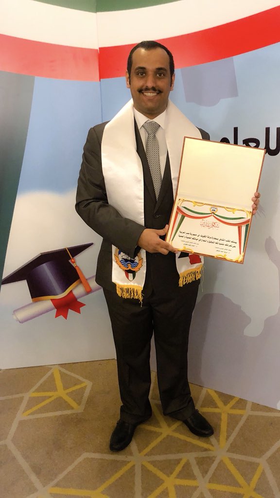 saad_alsgiani's tweet photo. " اللهم ليس بجهدي واجتهادي ، 
وإنما بتوفيقك وكرمك وفضلك علي "
.
 تم بحمد الله وبفضله ونعمته :
 تخرجي من جامعة بنها 
في جمهورية مصر العربية
وحصولي على شهادة البكالريوس
في تخصص " القانون "
.
اسأل الله لي ولكم التوفيق 💐 https://t.co/6muJSBESI8