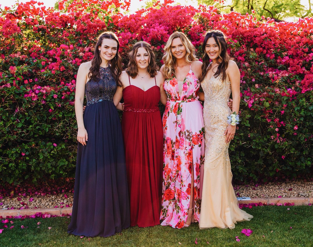 juliemarchant13's tweet photo. happy bday maddie $tanz!!! I love you so much and don’t know what I would do without u❤️❤️❤️ HAPPY 18th!! ✨💋🔥 @maddiestans https://t.co/W3kZs15MIP