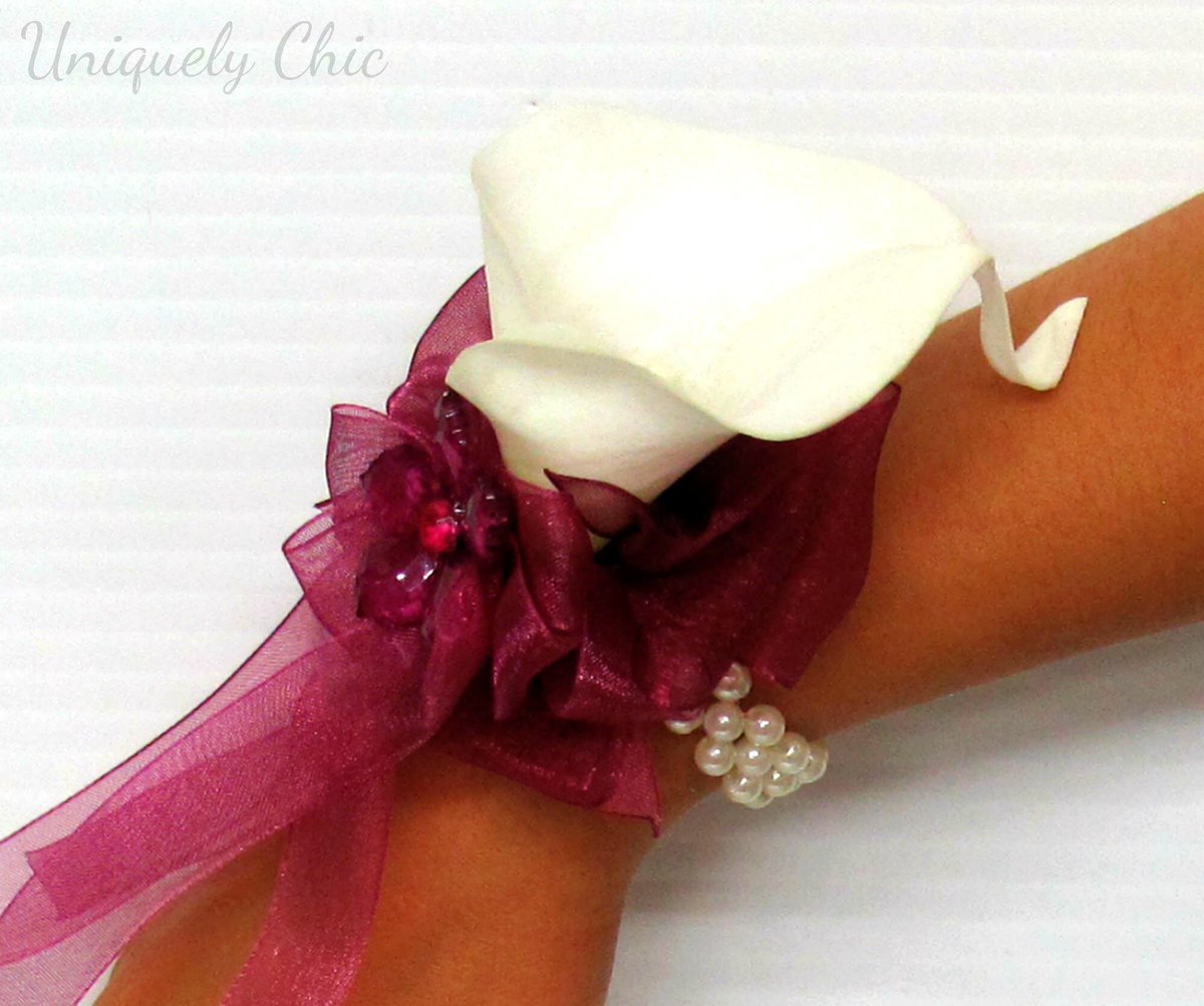 uniquelychic4's tweet photo. A beautiful corsage in a gorgeous rich purple berry wine. A great addition to any special event. 
 #weddings #etsy https://t.co/7ktoBaEc8q https://t.co/1gzS10ig0H