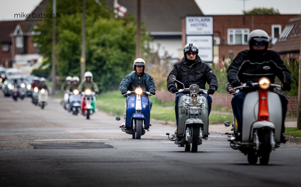 mikebatson5d's tweet photo. Couldn’t be in #Southend today, but did manage to see them ride out at Aviation way this morning @YourSouthend #scooterrideout #scooters #jbtuning #almostgrown #almostgrownsouthend #vintage #rideout https://t.co/twBtEnbMRf