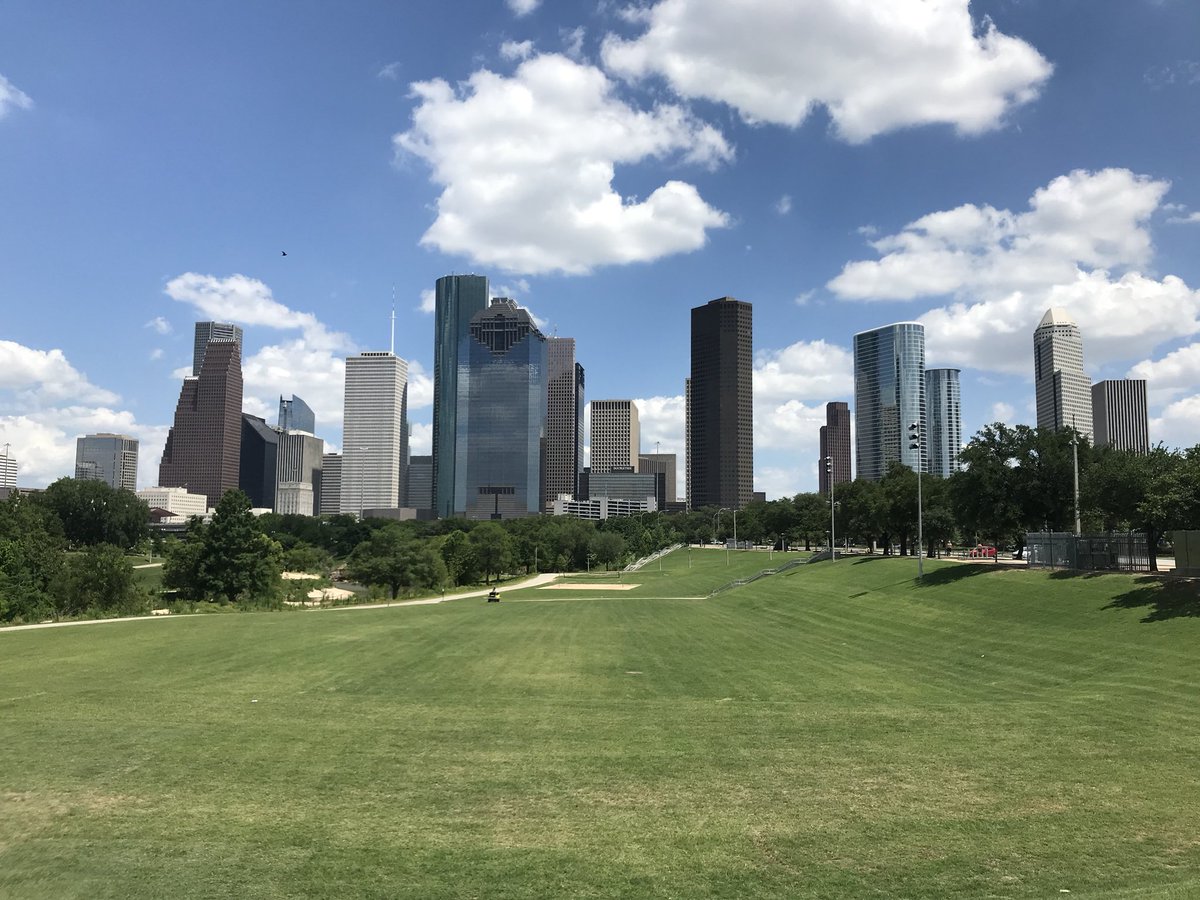 SmartWheelApp's tweet photo. The city is your playground. @buffalobayou lets you roam free. Download SmartWheel and share how you live your best life. #Houston #BuffaloBayou #SmartWheelApp https://t.co/olCvTI51kW