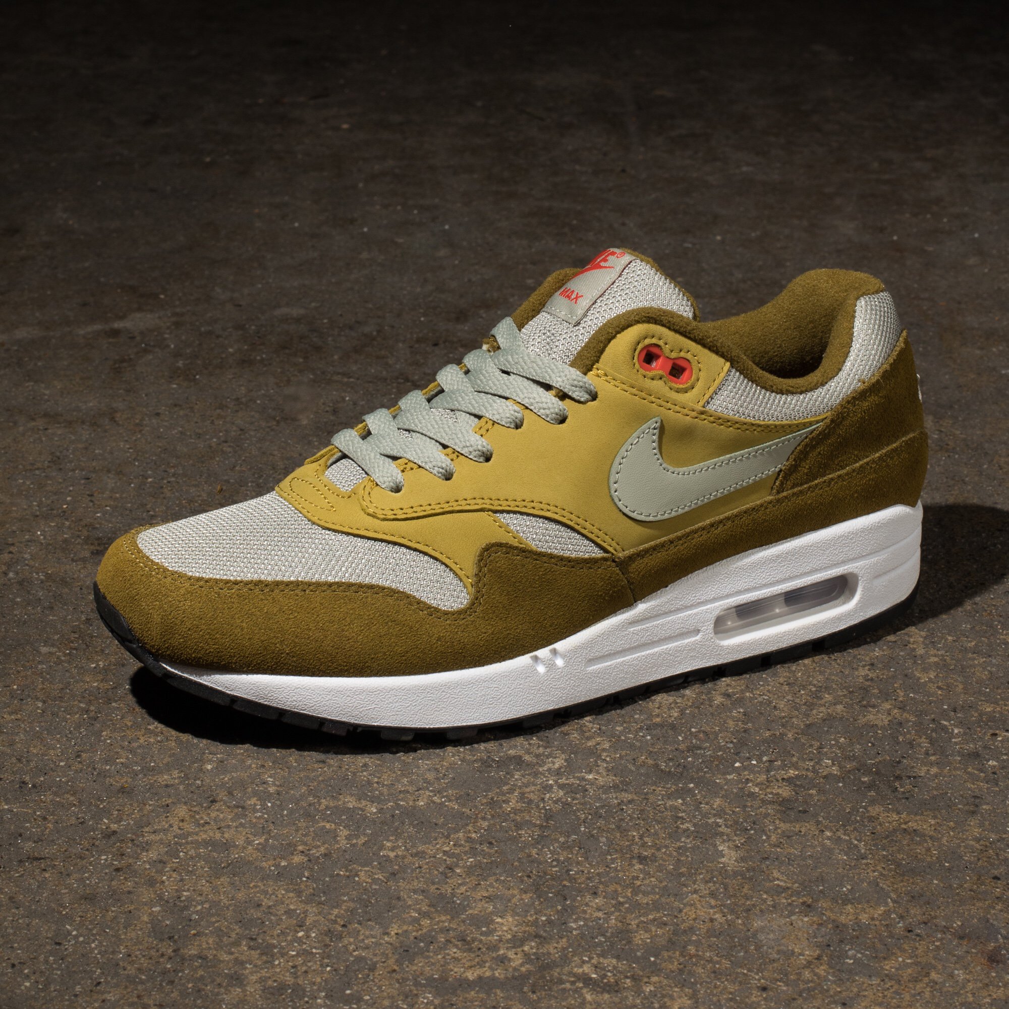 Air max 1 curry sale cheap