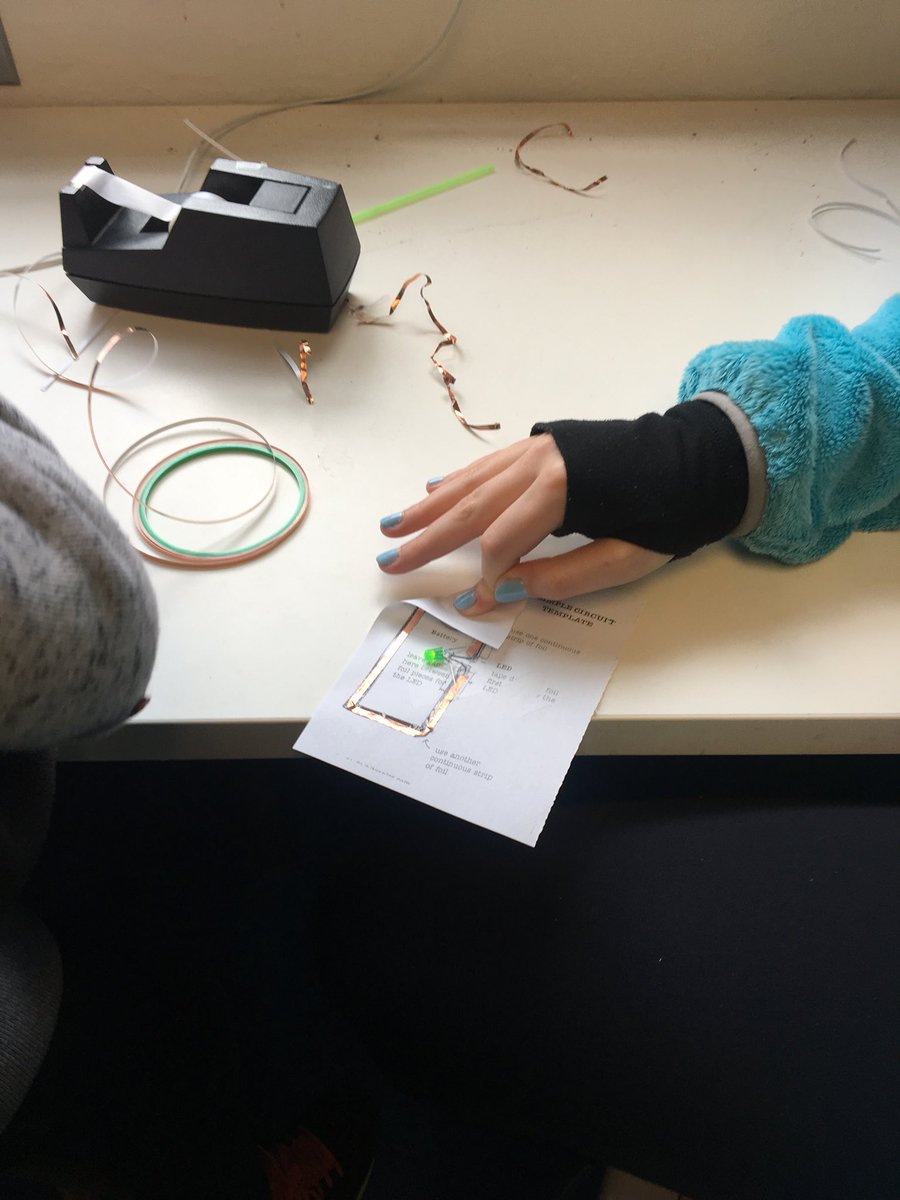 lebo1452's tweet photo. @MITMuseum Fun with circuits #ideahub https://t.co/yhSL10nHCM