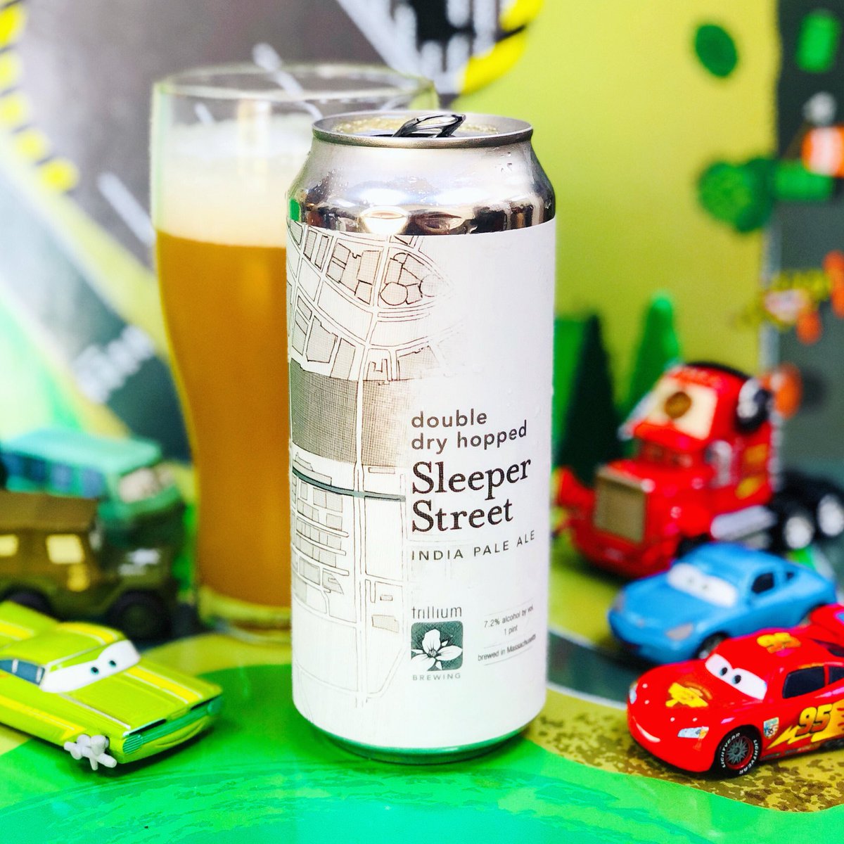 Dinners_Dunn's tweet photo. I thought it would make a great picture to put this #trilliumbrewing #SleeperStreet #DoubleDry #Hopped #American Style #IPA on my son’s car table. While my son didn’t like me playing with his toys, he couldn’t resist adding his #Cars to my picture.#TheKitchen #Saturday #CraftBeer https://t.co/8PLv8iiYzz