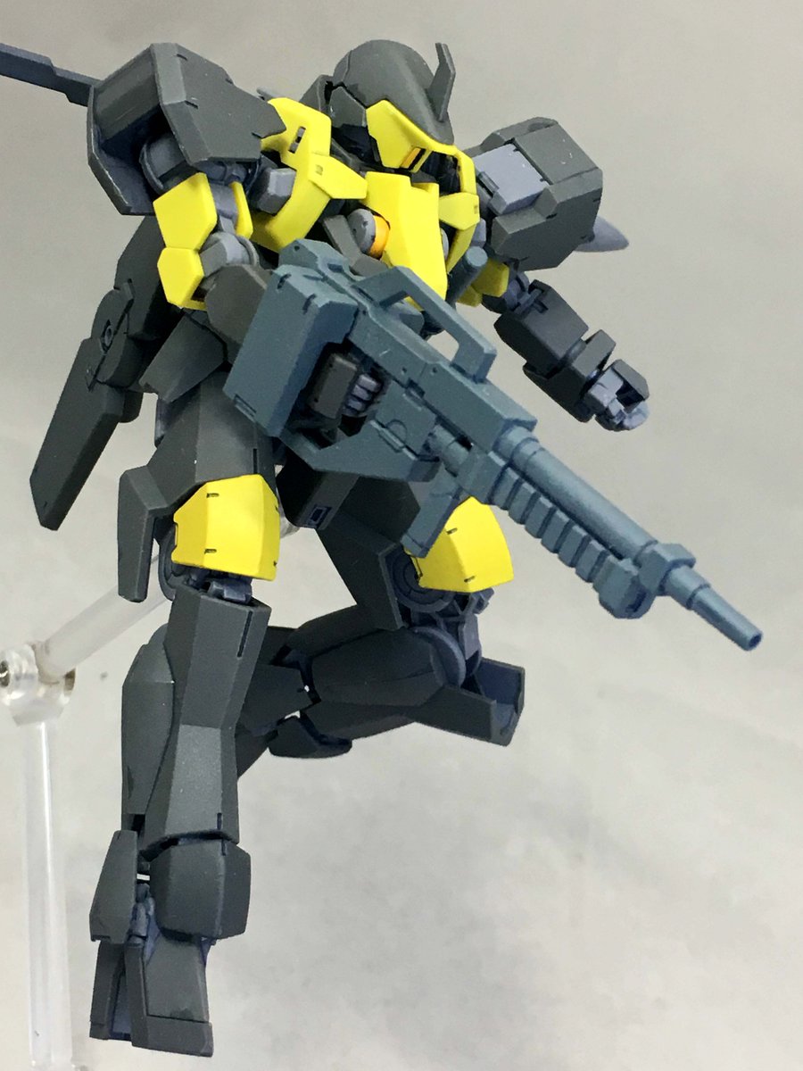 グレイズ(イオク機)」は形状的には通常のグレイズと変わらず、追加で