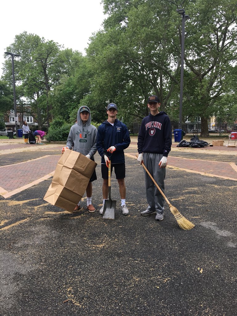 PCPublicPurpose's tweet photo. Gwen D. and Archie F. are working with the @TMFoundation for their #PCseniorcomp.
Today, they organized a park cleanup and had great support from the @PennCharter community! #publicpurpose https://t.co/aMChvajDyZ