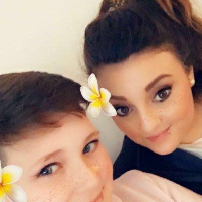 Danielle_Wood89's tweet photo. #NewProfilePic https://t.co/GlZx6PtMLK