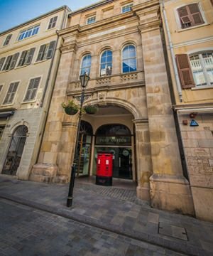 KevGibraltar's tweet photo. "...te veo outside el post office. Si no toi ahi, tare al lao, de Pisa, chekeando ke miro bien en los espejos."
Life before smartphones & mobiles.
Reliving a Night Out from teenage years tonight. #SchoolReunion ๐ค๐บ๐ช 90s life in #Gibraltar #Llanito #LocalThings #localdialect https://t.co/FpzBryL9Cs