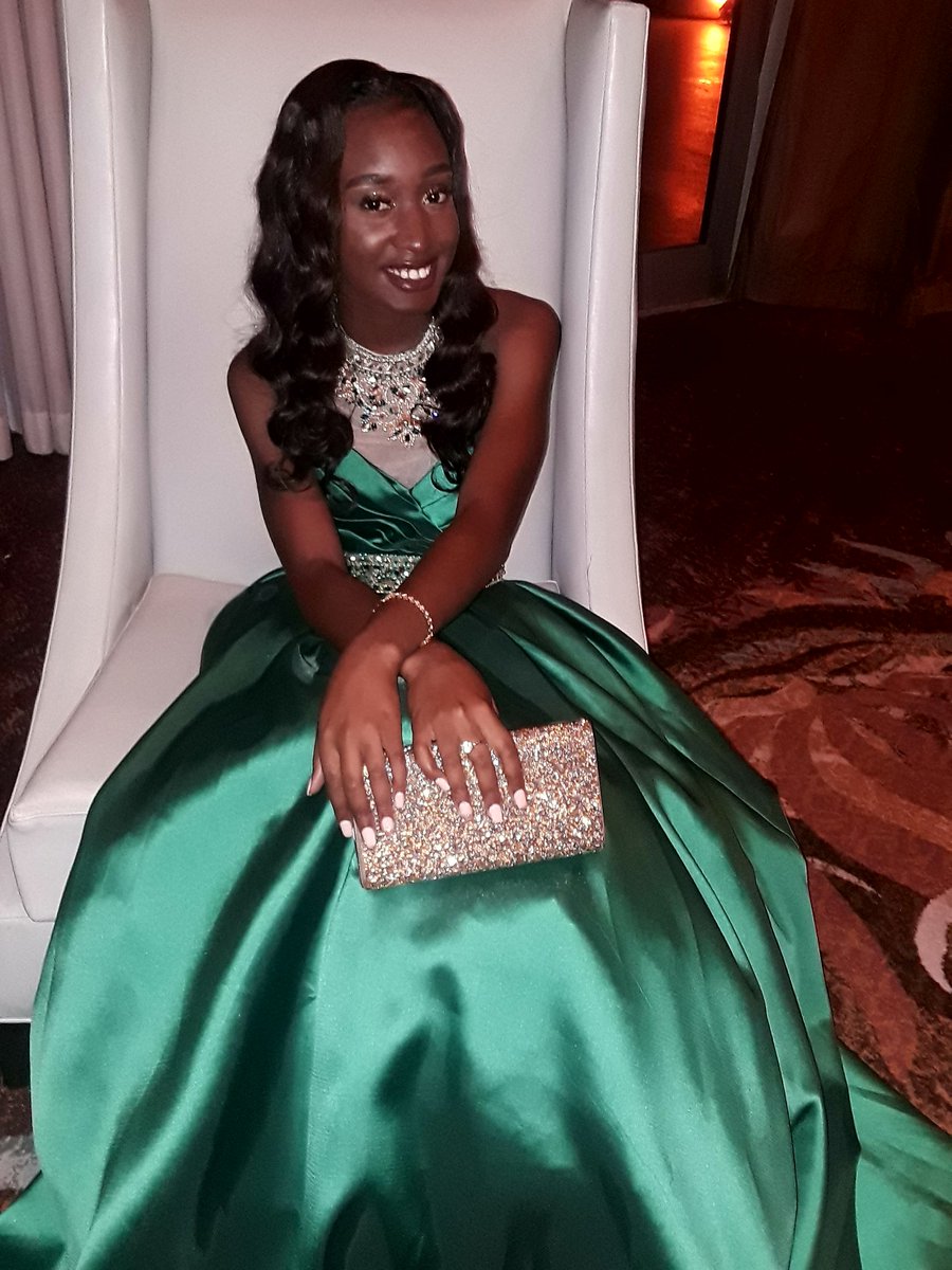 abigailarnina's tweet photo. Prom was littt ๐๐โ #FLHSProm2k18 #prom2k18 https://t.co/v2RdFyRGQC