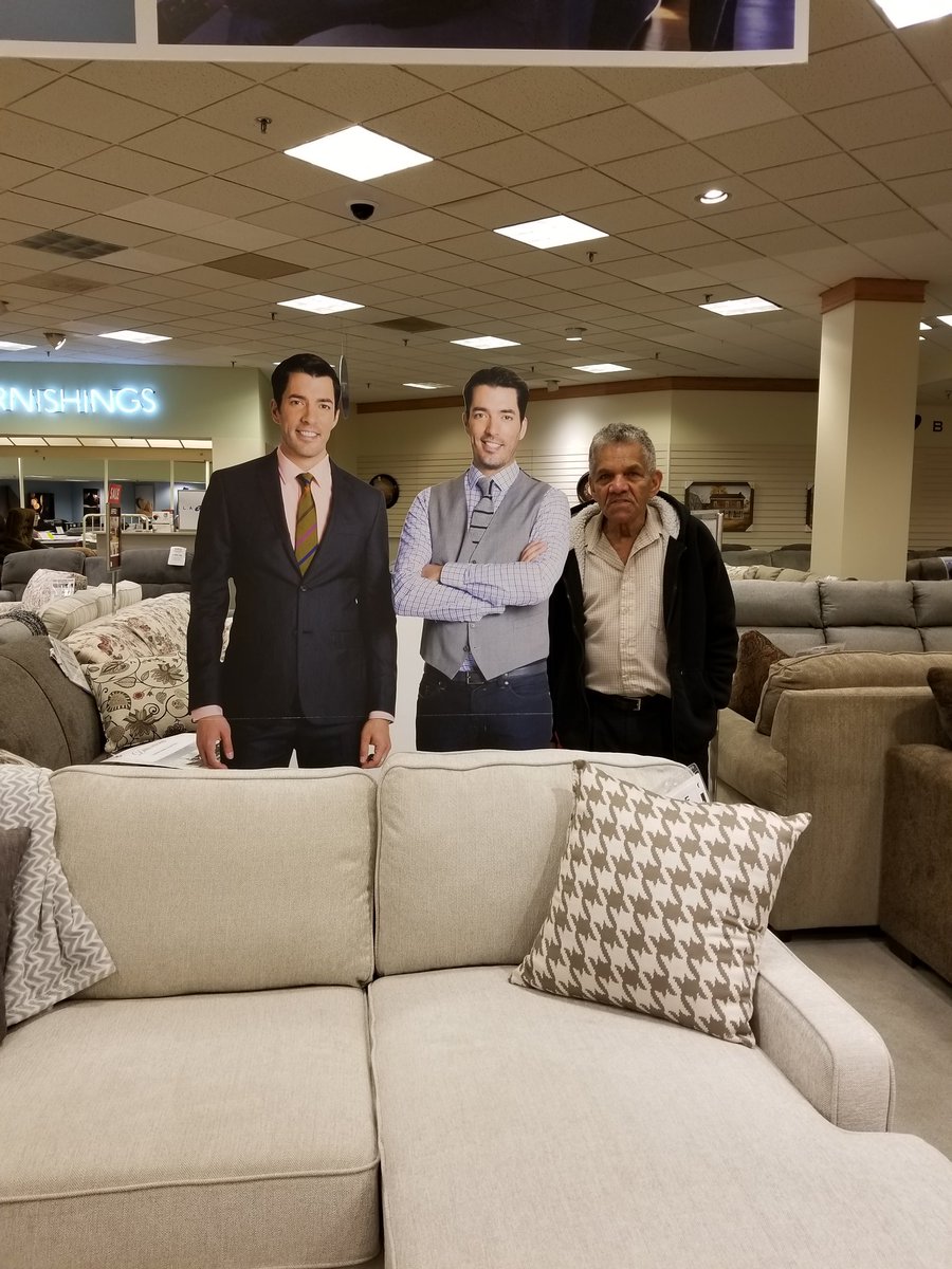 mduran6927's tweet photo. This is the closest my Dad will be to Property Brothers and he loved it. Hardly takes pics but this he had to. @PropertyBrother @MrDrewScott @MrSilverScott @boscovs #anythingfordad https://t.co/fc2fY6M0P2