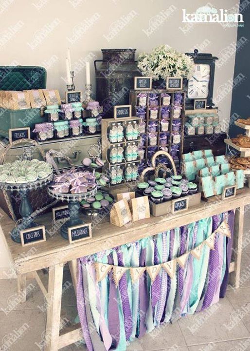 MadeUrban's tweet photo. A beautiful example of how color can pull a busy space together. There are a lot of items in this display but repeating teal and lavender ensures it doesn't feel overwhelming and it creates separation &amp; organization with blocks of color.

Souce: https://t.co/FfRecJYpVN https://t.co/sMmLMykhnd