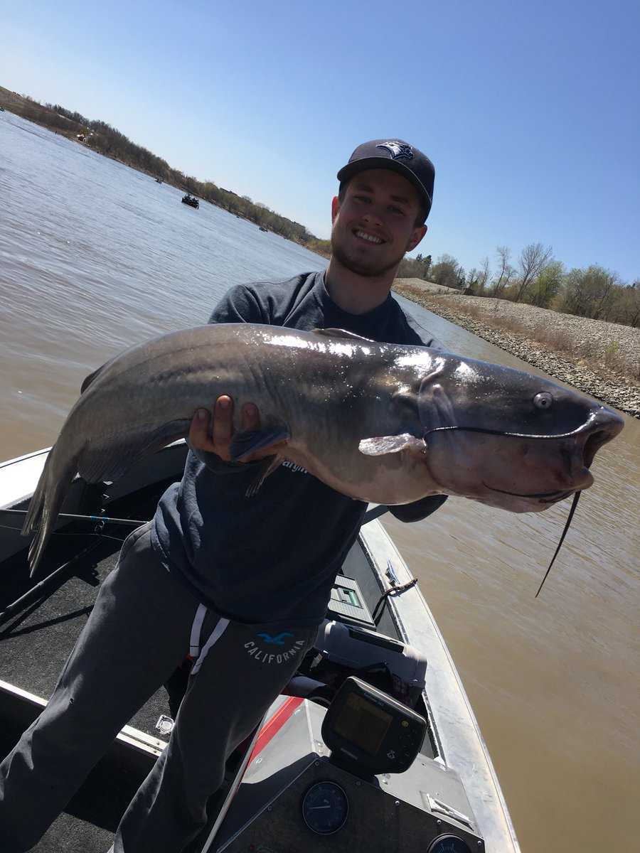 grootleona's tweet image. First day of fishing on the Red!  Too bad Nashville can’t see this one!  #GoJetGo