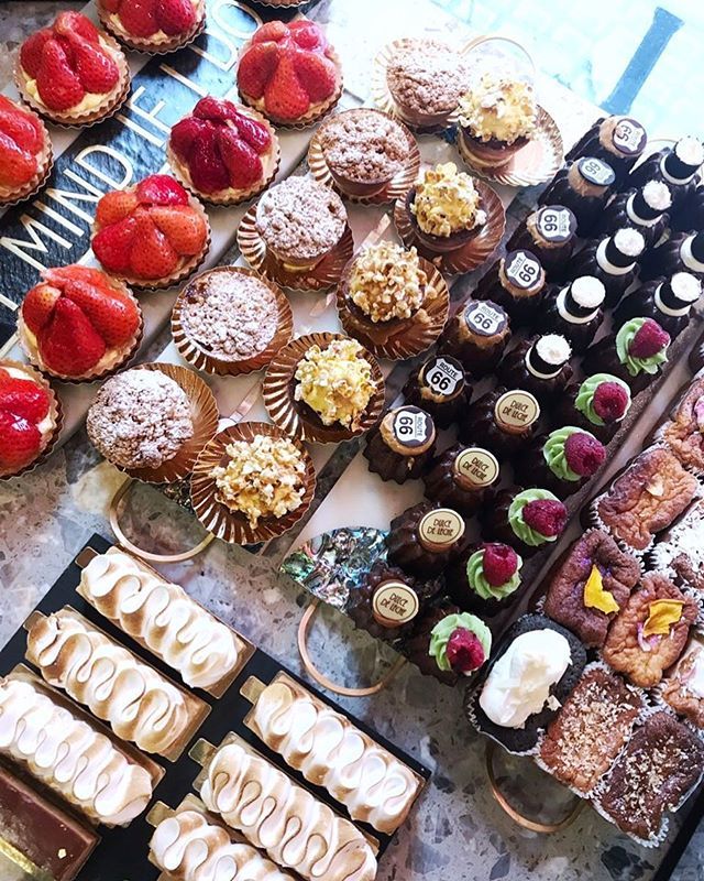 MaddieMagpie's tweet photo. This healthy eating lark has got me wanting ALL the cake this week ๐ฉ๐ฉ must.resist.temptation.....๐ณ
.
.
.
.
.
.
.
.
#cake #cakecakecake #cakestagram #instacake #allthecake #lovecake #sweettreats #cravingcake #mustresist #elan #elancafe #london #naughtโฆ https://t.co/Rn3Q06mD4o https://t.co/MkSJSOA1bD
