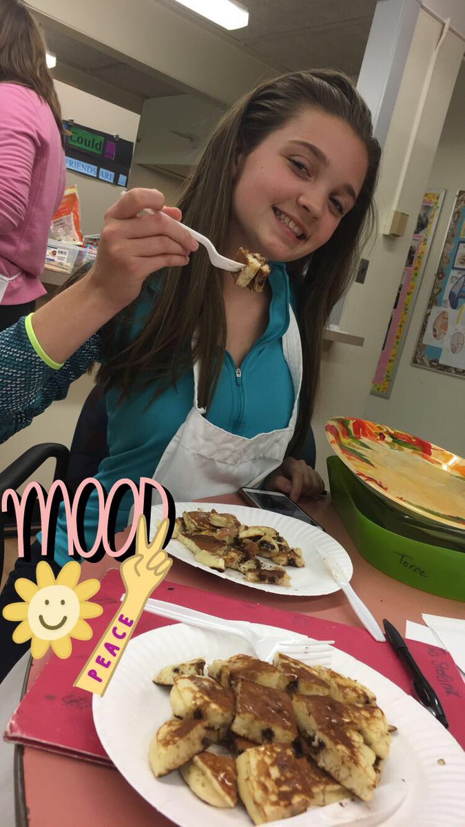 Tiastef18's tweet photo. Happy Birthday Emma!! I hope you have a great day!! Love and miss you💗💗💗Plans soon! @ebunk_333 https://t.co/4iyNnhDWeE