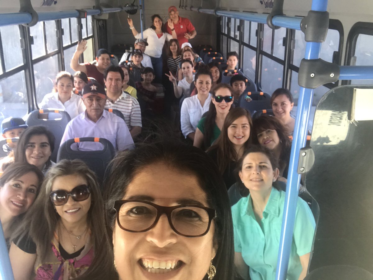 ddakys's tweet photo. Servir y compartir son sin duda grandes satisfacciones de la política, hoy ONMPRI Saltillo lleva al Jaguey de Ferniza municipio de Saltillo alegria a niños y madres de familia!!! La suma de voluntades hace posible que grandes cosas sucedan!!! https://t.co/gyy5gTLdAq