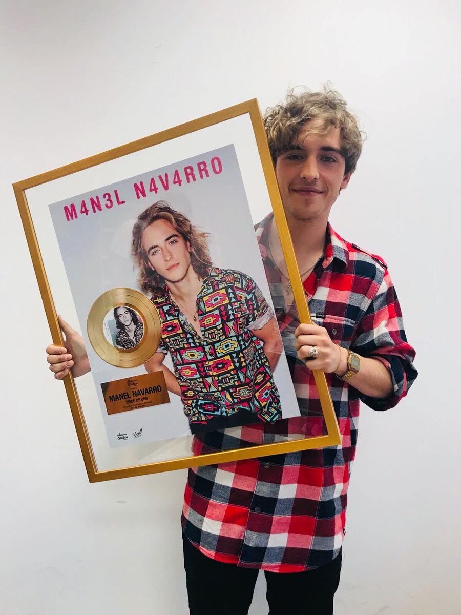 Gracias, gracias, gracias. Este disco de Oro es vuestro. Gracias por haberme apoyado siempre, en las luces y las sombras. Gracias por cada mensaje de ánimo, de ilusión, de cariño. Hoy se cierra una etapa maravillosa, pero seguimos creciendo. Os quiero. ¡Que la música nunca pare!