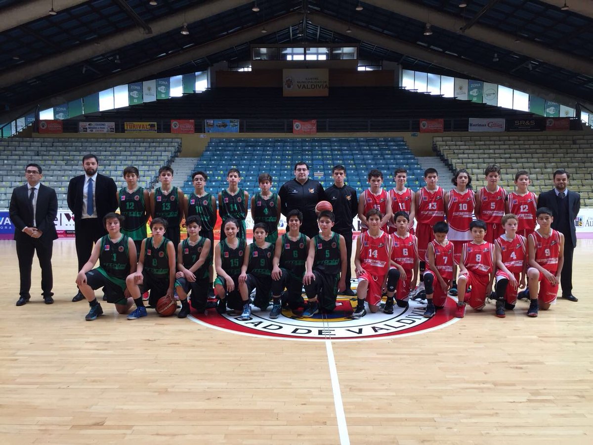 ligasaesa's tweet photo. AHORA Ya en la cancha @CdvMenores y @CDABTemuco con sus series SUB 13 #Valdiviacl #Temuc #LosRíos #Araucanía #LigaSaesa20años 🏀💪🏼 https://t.co/hoTBdMxnvI