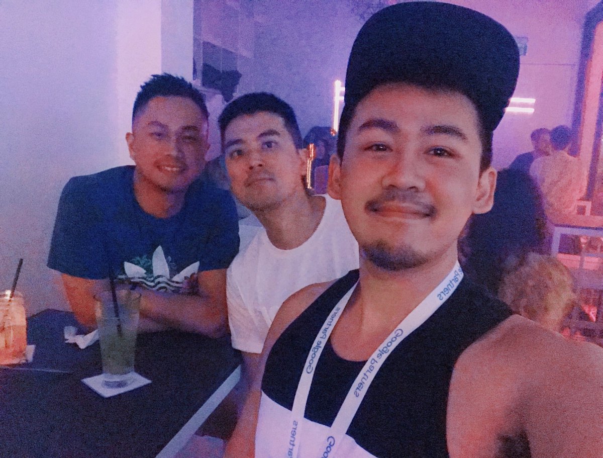 ted_hsu0128's tweet photo. 土曜夜の飲み会🌈
#西門 #SOLstudio https://t.co/EgnmdWp4Mi