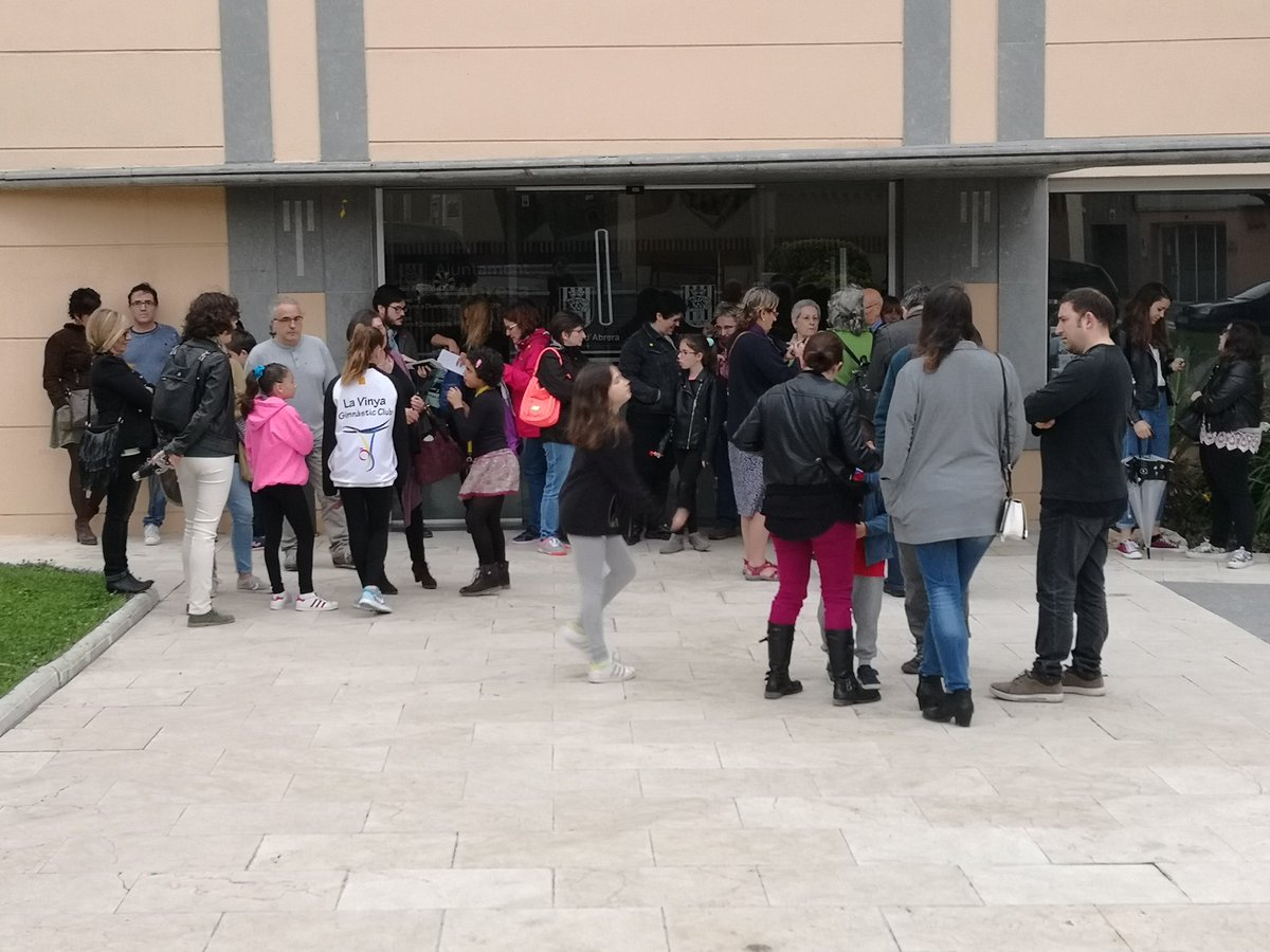 PlauditeTeatre's tweet photo. A punt de començar #Glops #CàpsulesEscèniques d' #Abrera Benvinguts i benvingudes! @AccioculturalA @bibabrera https://t.co/H4doqmDRPF