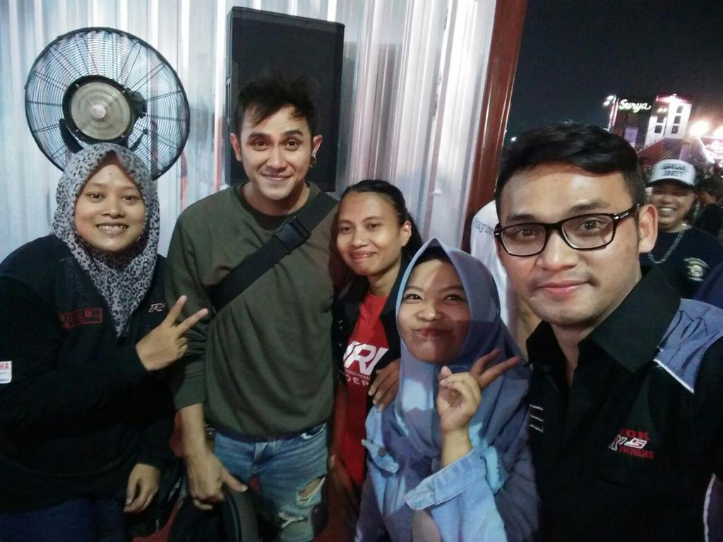 DepokR15Owner's tweet photo. Suryanation Motorland  Bandara pondok cabe

@SURYA_MOTORLAND
@suryanation_id
#depokr15owners
#yamahaindonesia
#yamaharacing
#yrfidepok
#imijawabarat
#kotadepok
#suryanationmotorland https://t.co/r4YsjLMayH